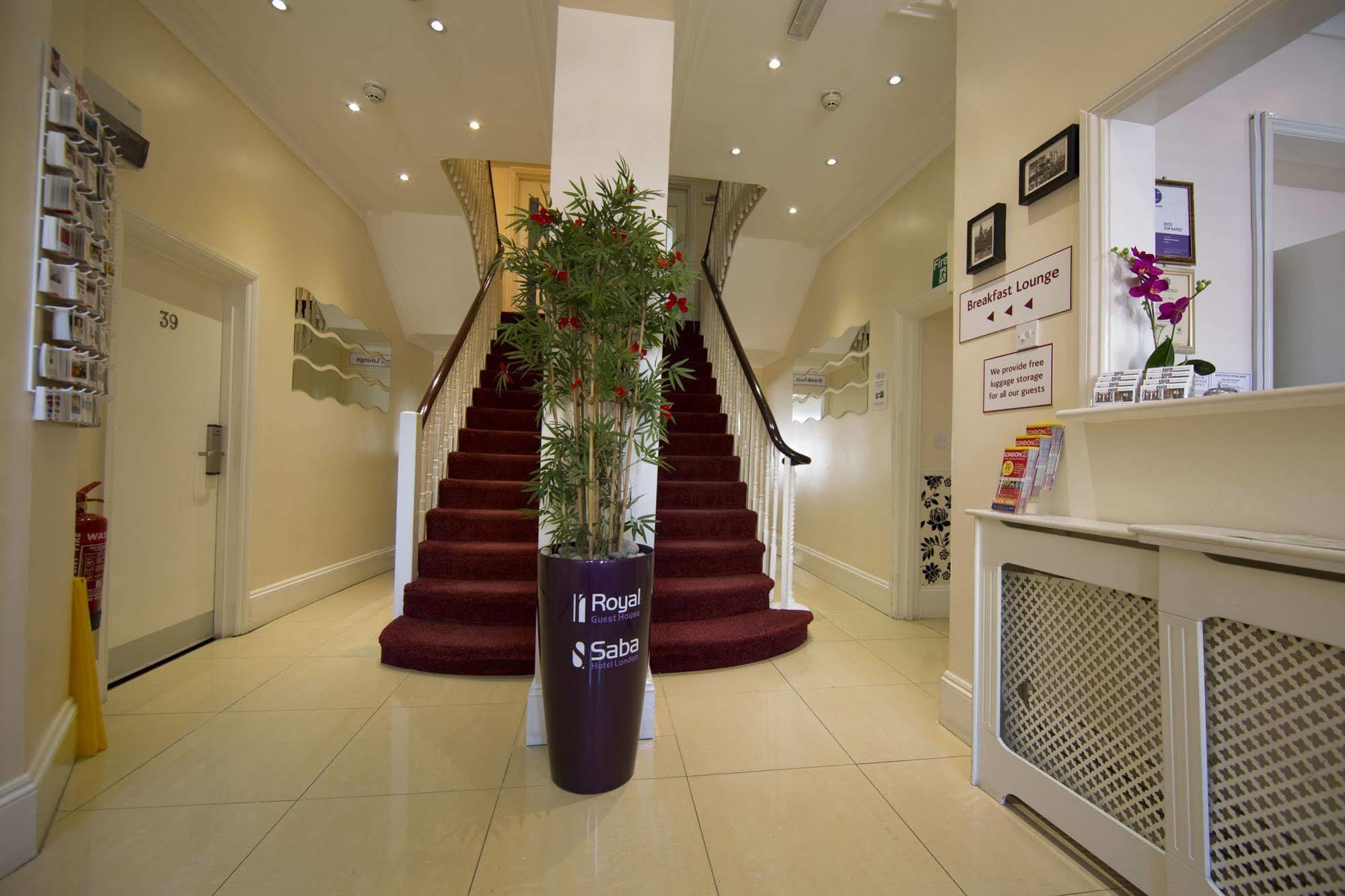 Oyo Lifestyle Golden Strand London Exterior photo